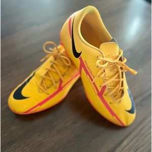 Nike Phantom GT2 Soccer Cleats-Womens Size 9